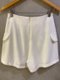 short-liso-com-botoes-off-white-charry-2