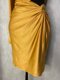 vestido-curto-manga-unica-com-recorte-dourado-charry-2