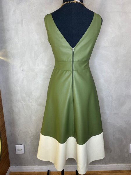 Vestido Midi Courino Simone Bicolor Verde Militar