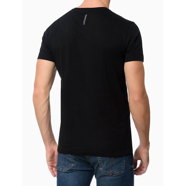 Camiseta Masculina de Algodão Essentials Estampa Logo Lateral Gola