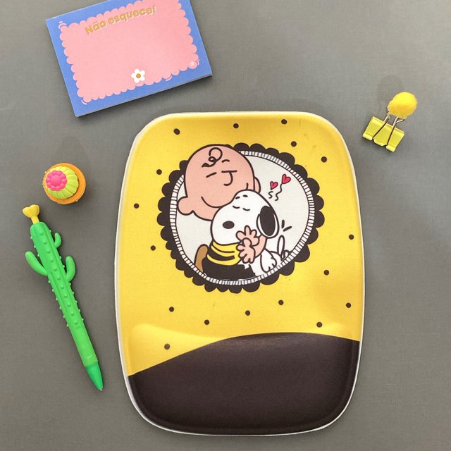 Mousepad com Apoio Snoopy e Charlie Amarelo