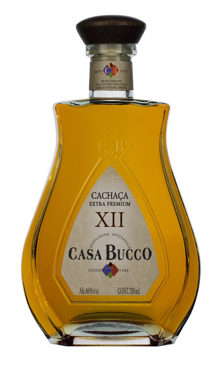 Cachaça Extra Premium XII 700 ml - Casa Bucco | Dwines