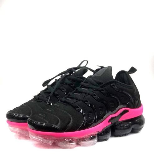 tenis nike vapormax plus preto e branco