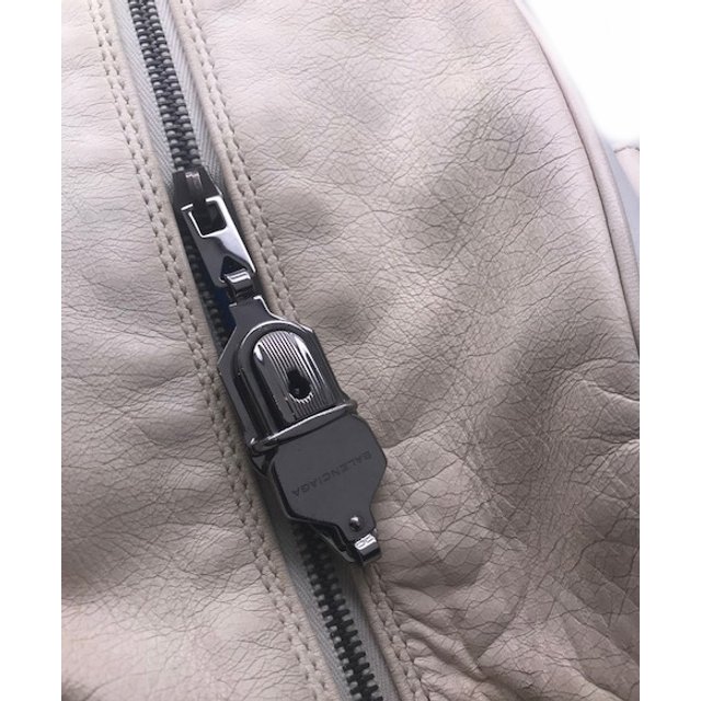 fixing zipper on bolsa