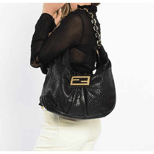 fendi perforated bolsa