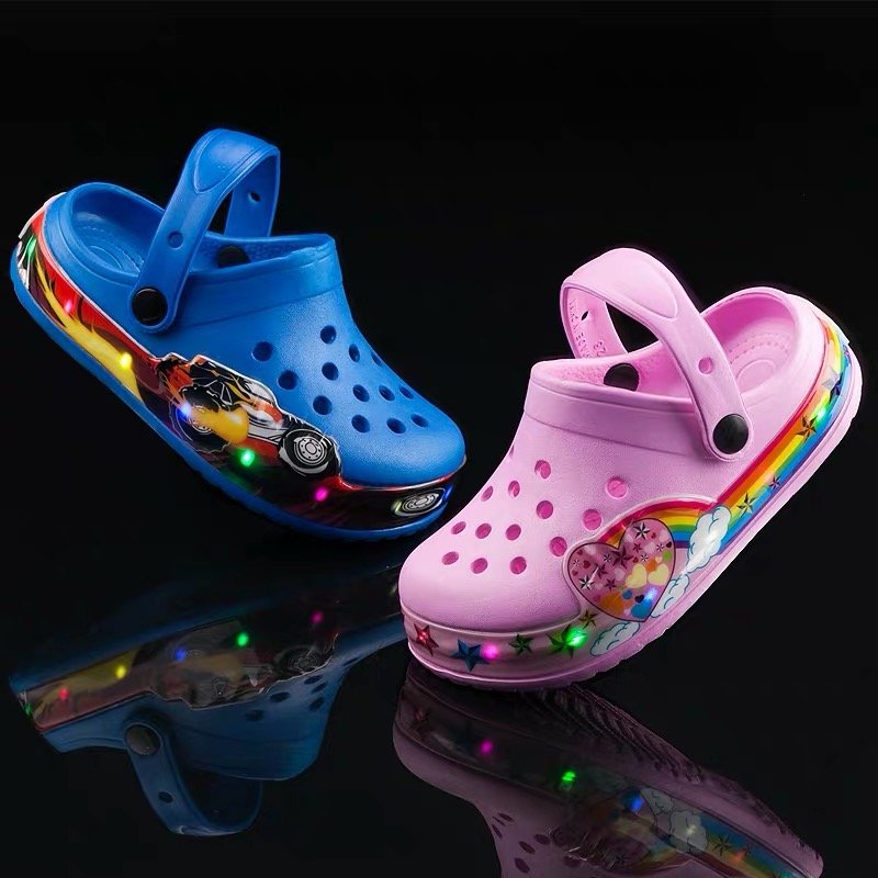 Sandália Tipo Crocs com LED Borracha para Criança | Mulherbela