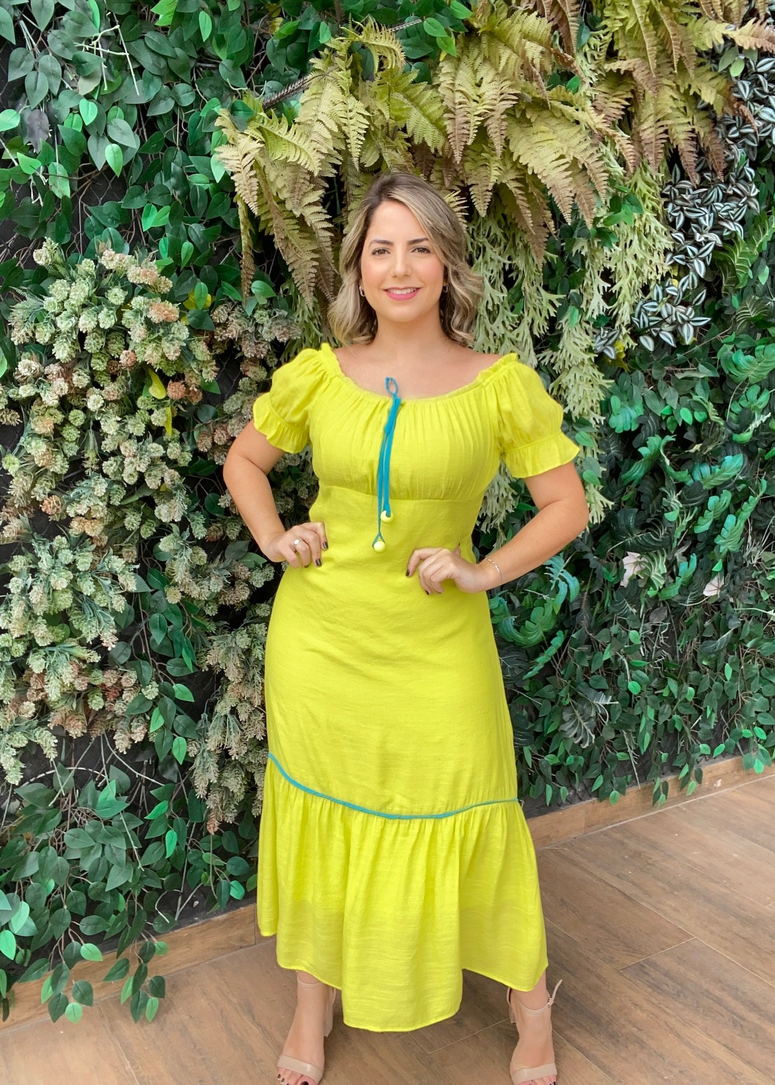 VESTIDO OLIVIA MIDI OMBRO A OMBRO FRANZIDO VIA SAMPA