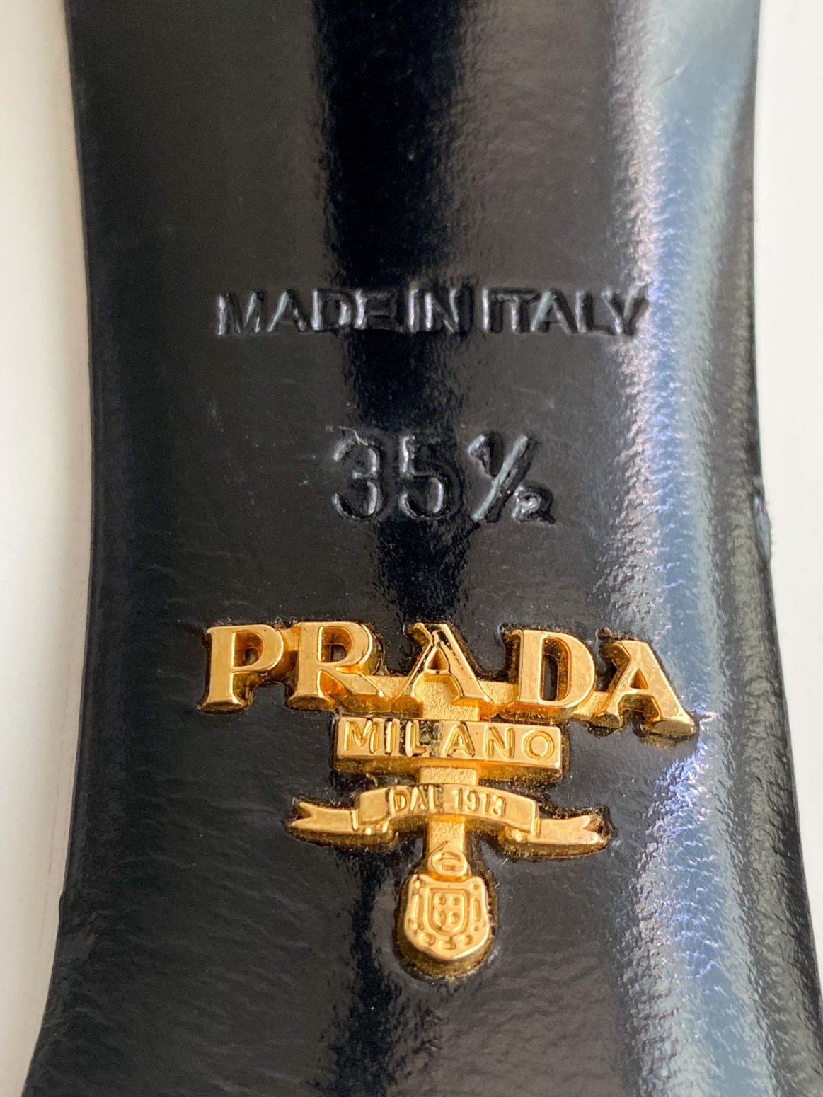 Sapato Prada Couro Preto - 36 - ozllo