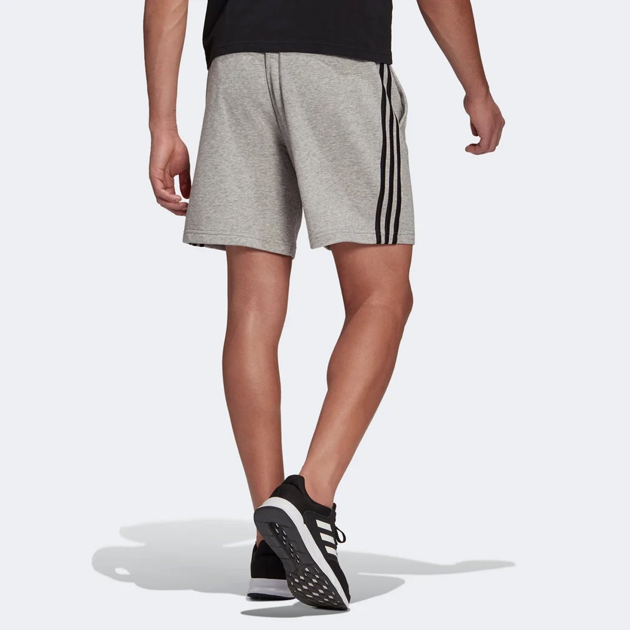 BERMUDA DE MOLETOM ADIDAS ESSENTIAL 3 LISTRAS MASCULINO Lojas Paludo