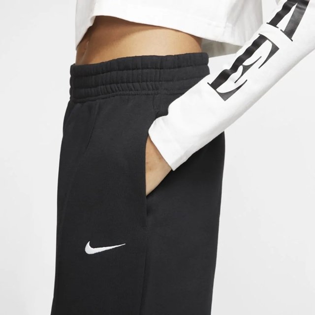 Blusão Nike Sportswear Essential Collection - Feminino