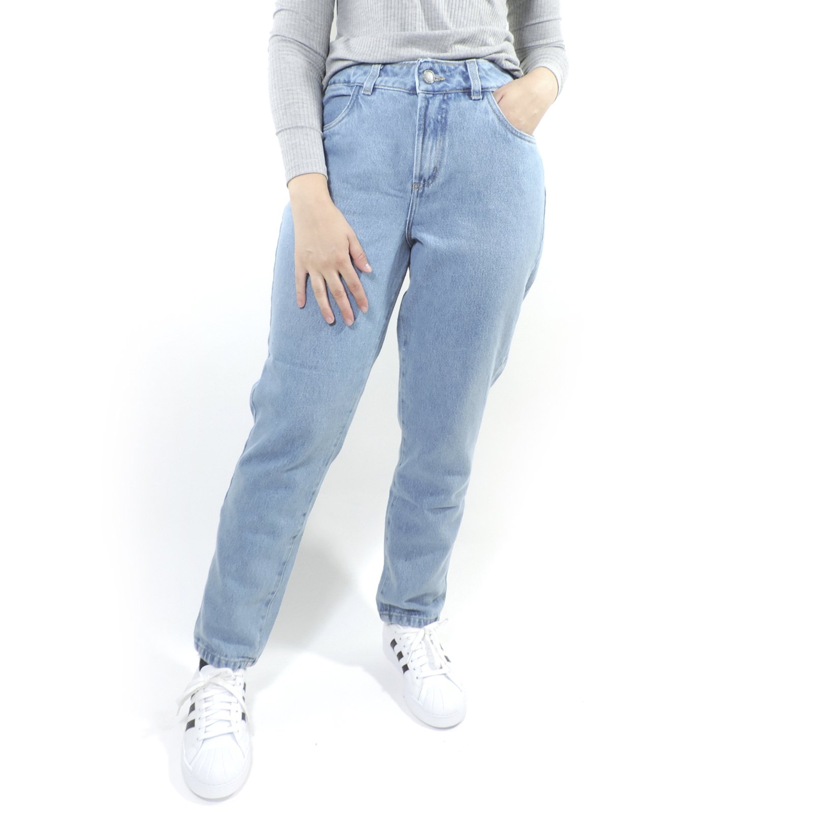 Calça Mom Jeans Looks Com Sapatilha E CalÃ§a Jeans CALÇA MOM JEANS