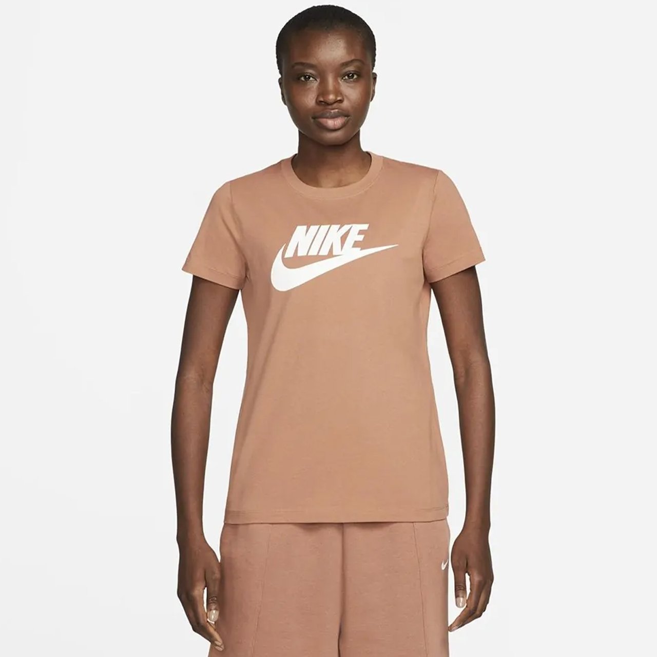 Plus Size - Camiseta Nike Sportswear Essential Futura Feminina - Nike