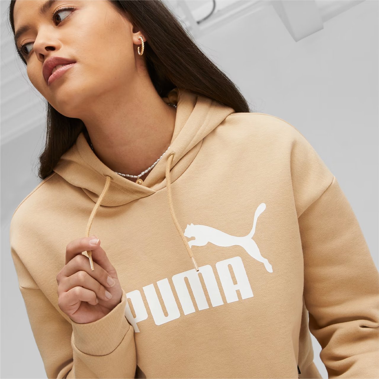 moletom-feminino-puma-logo-hoodie-586869-84-bege-c