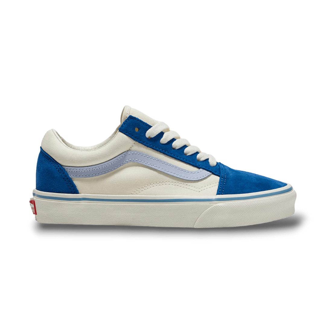 Vans Sk8 All White Vans Grade School VANS GRADE SCHOOL SK8-HI ZIP