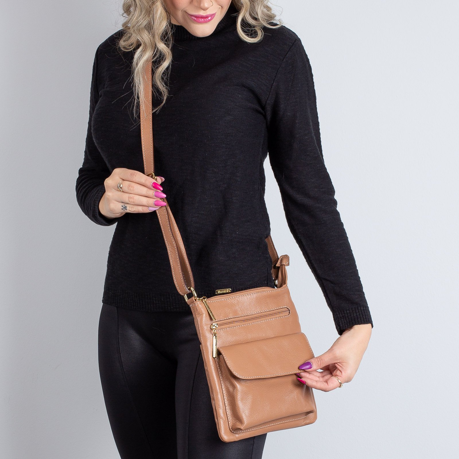 Bolsa pequena tiracolo de couro Alana | Enluaze - Acessórios em Couro e  Malhas da Serra Gaúcha