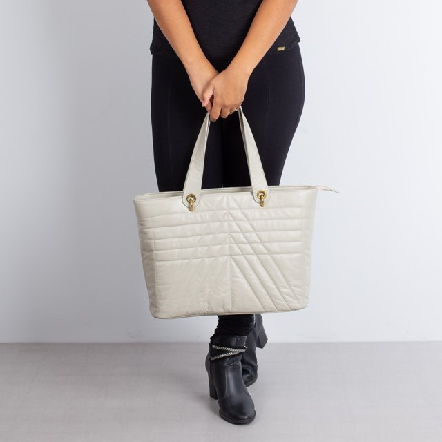 tan quilted bolsa