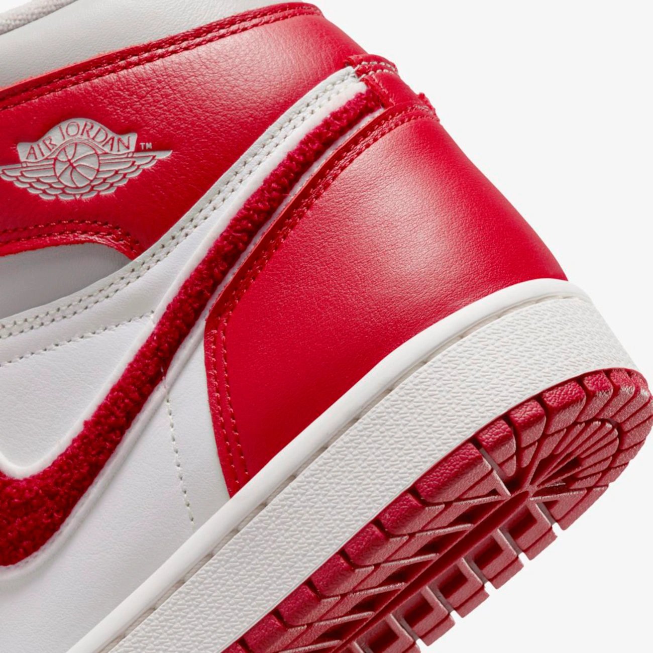 air jordan 1 retro ultra high red