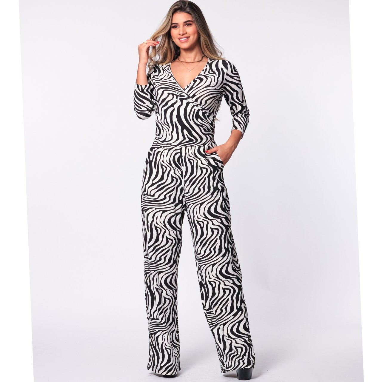 Macacão Pantalona Decote Transpassado Bbonnie Florence Zebra Bbonnie 2314