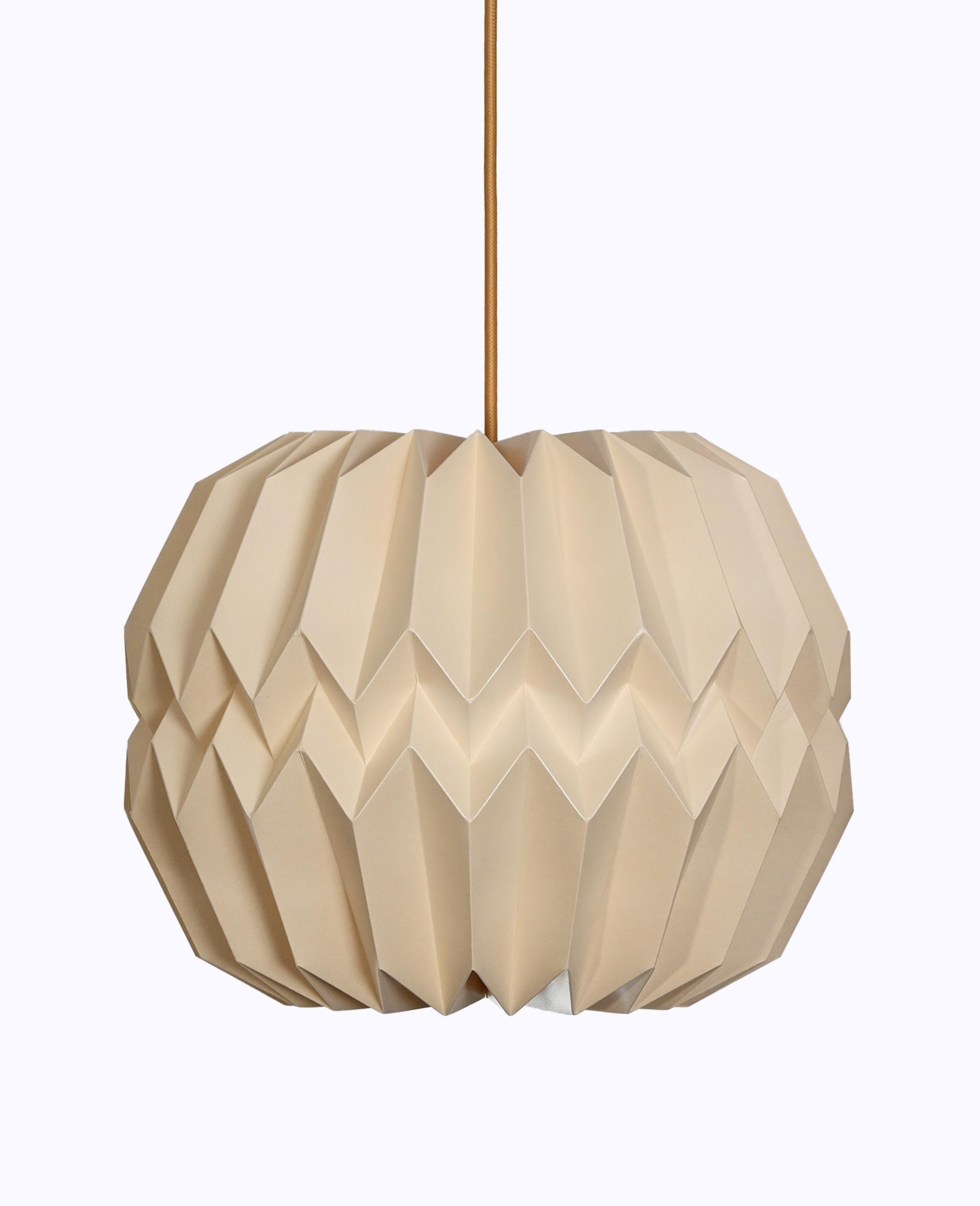 Luminária Pérola - Feita de origami em Papel | Studio Luvi
