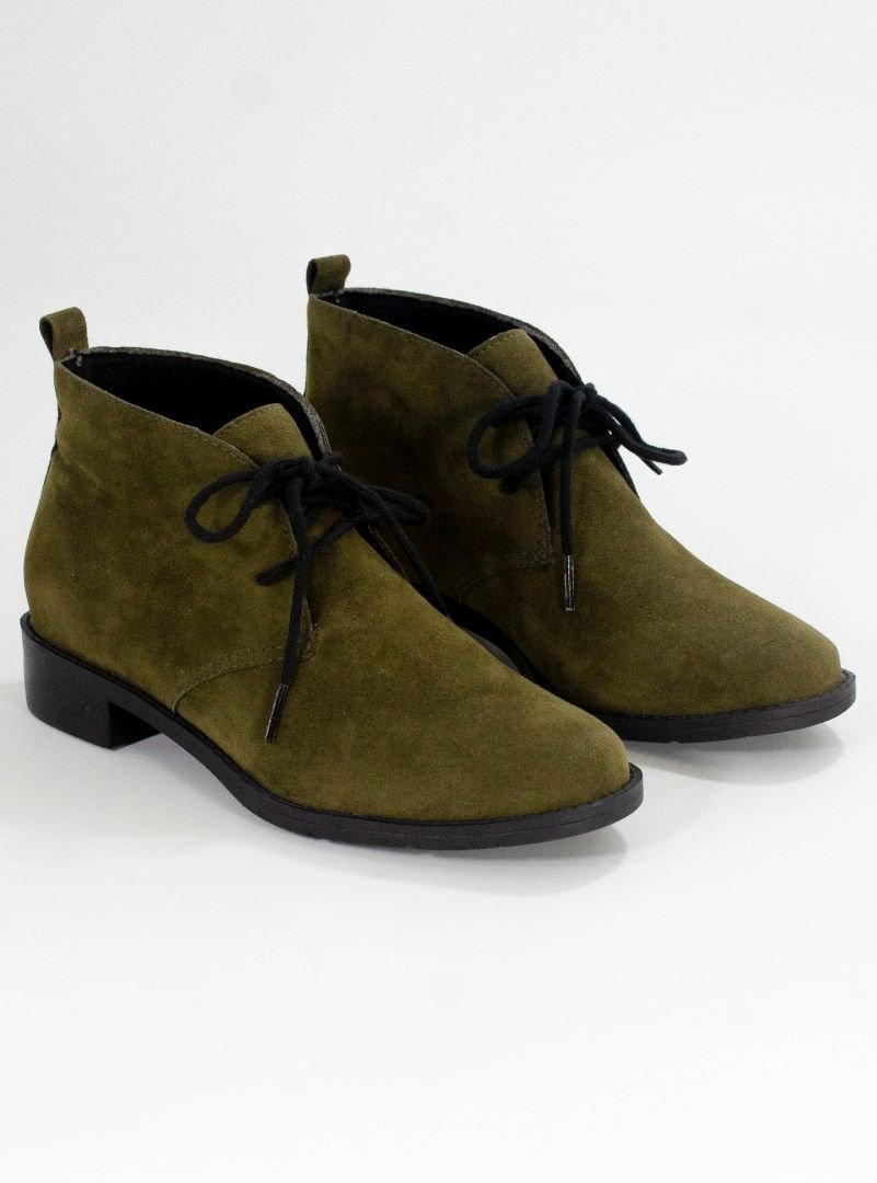 bota de camurça cano curto