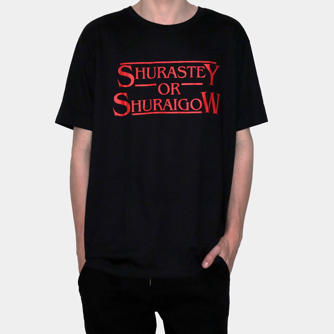 camiseta-shurastey-or-shuraigow-vermelha-mao-bolso