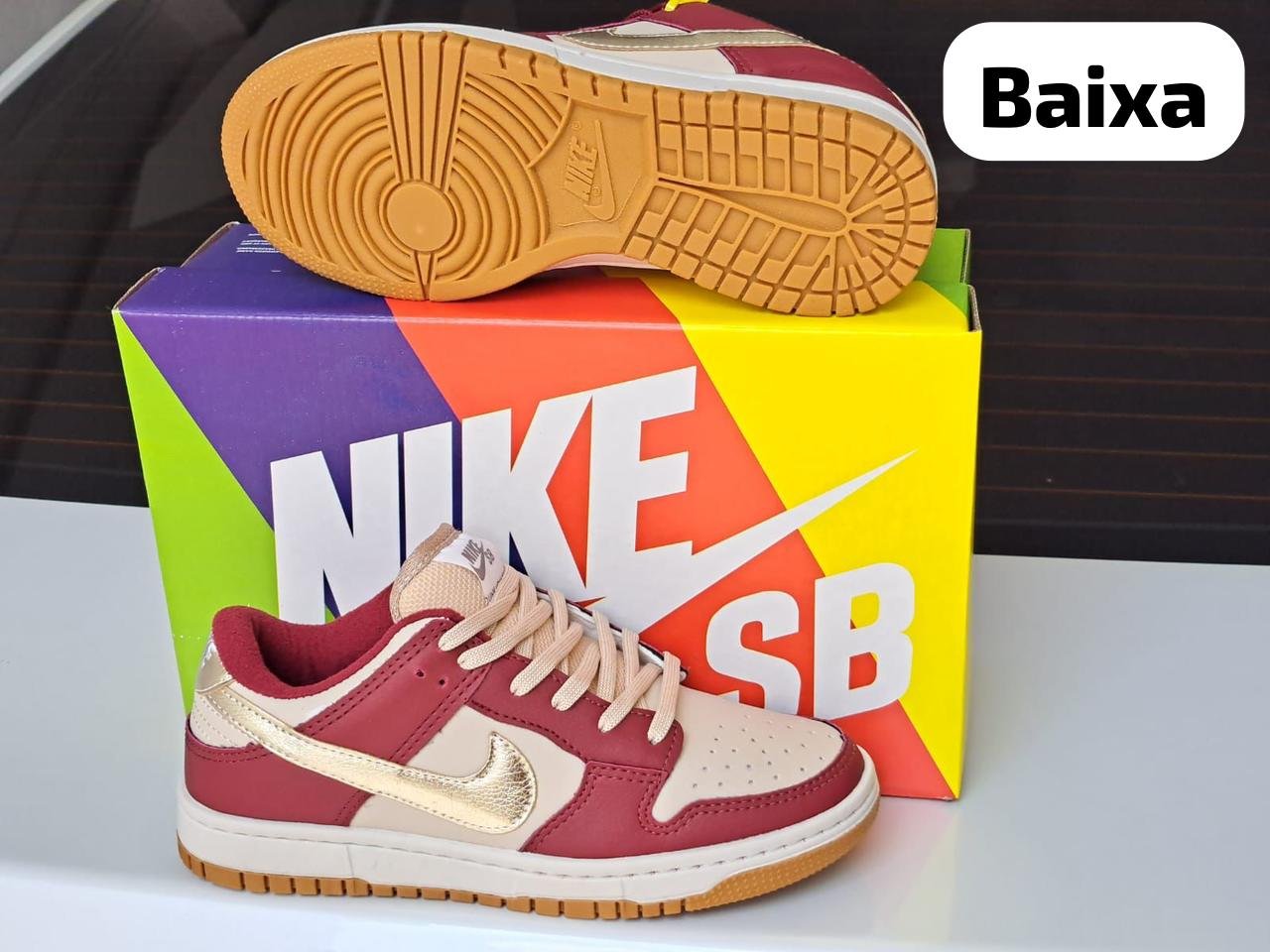 DUNK LOW VINHO/DOURADO Wolf Premium