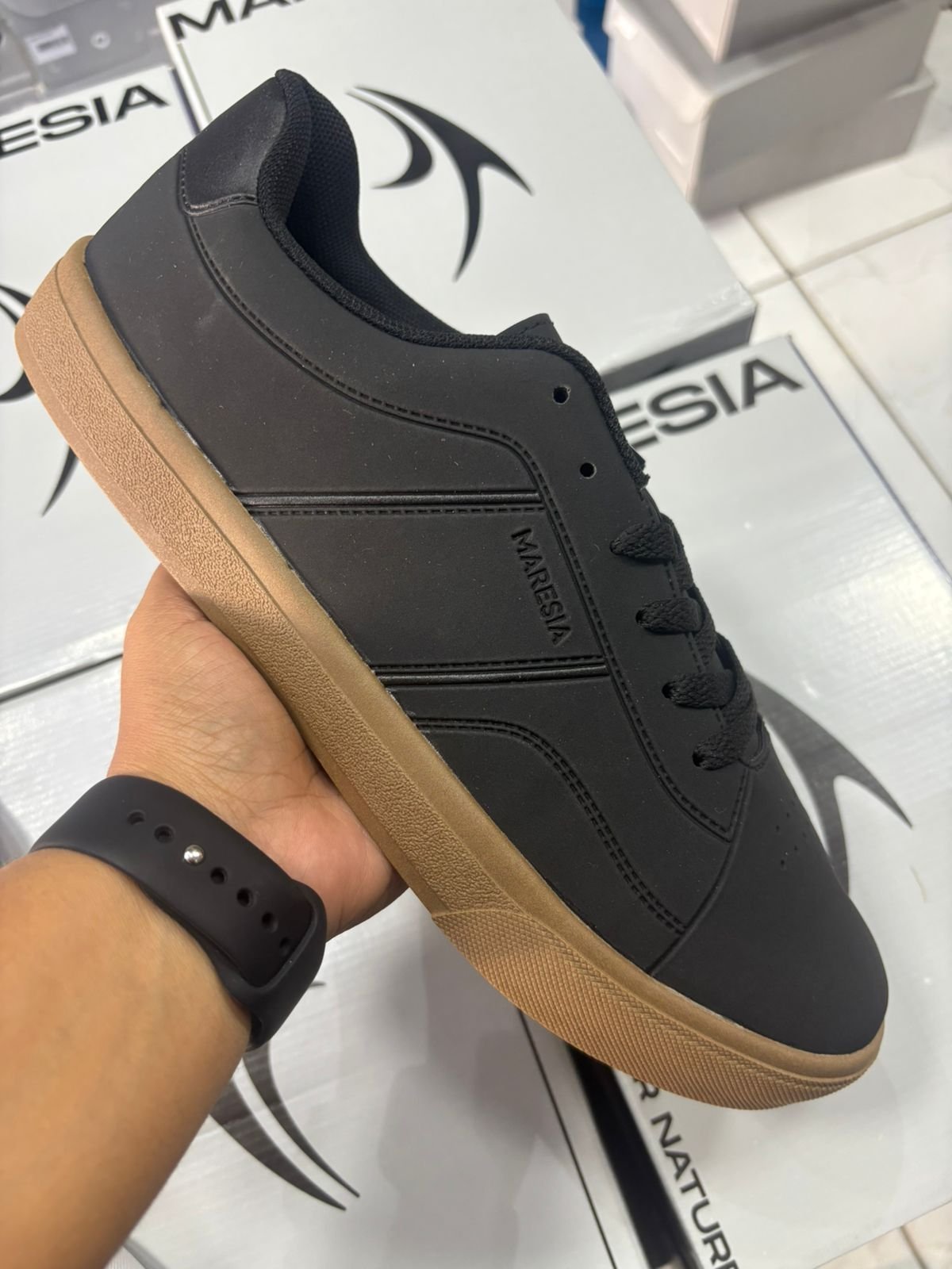 TÊNIS MARESIA PRETO/MARROM