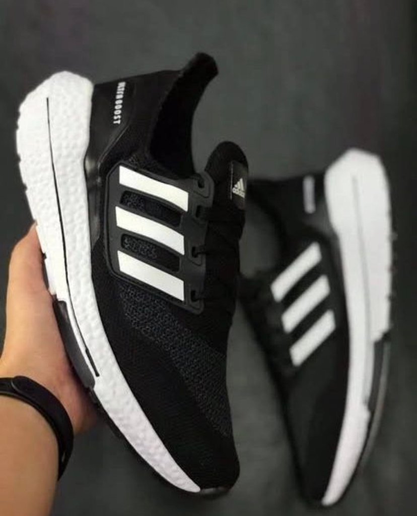 ADIDAS ULTRABOOST PRETO BRANCO