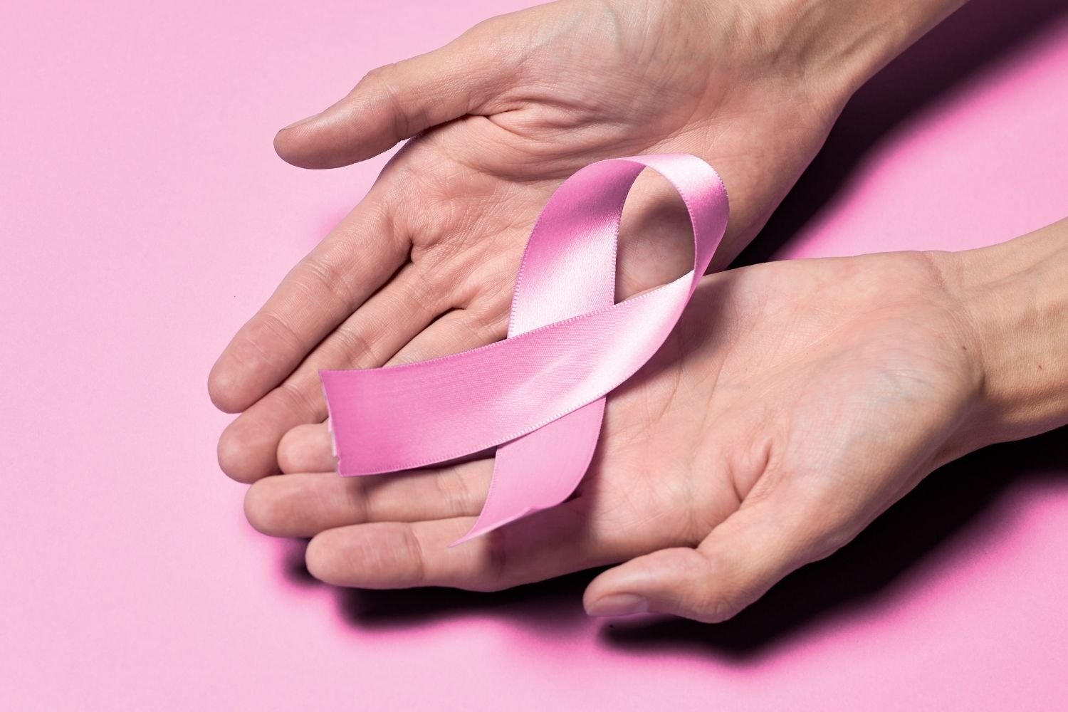 Outubro Rosa entenda sobre o mês que dá voz a uma causa tão