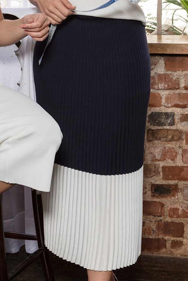 saia plissada midi bicolor