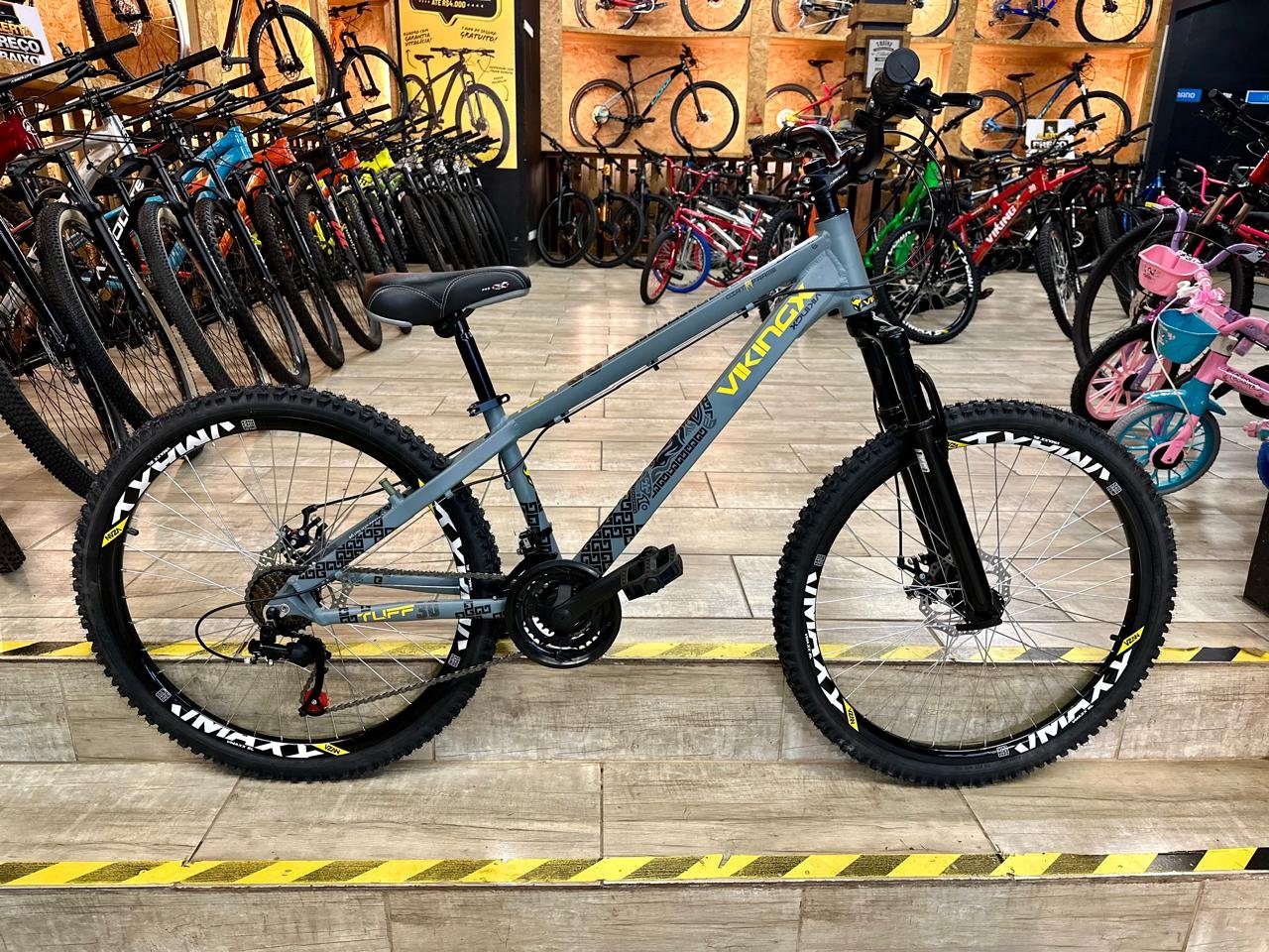 BICICLETA VIKING-X TUFF 30 21V C/ VMAXX - CINZA | Pedalokos Bike Shop