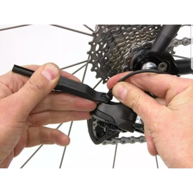 Shimano Outil de Connexion - TL-EW02 pour STePS et Di2 Shimano Outil de Connexion - TL-EW02 pour STePS et Di2