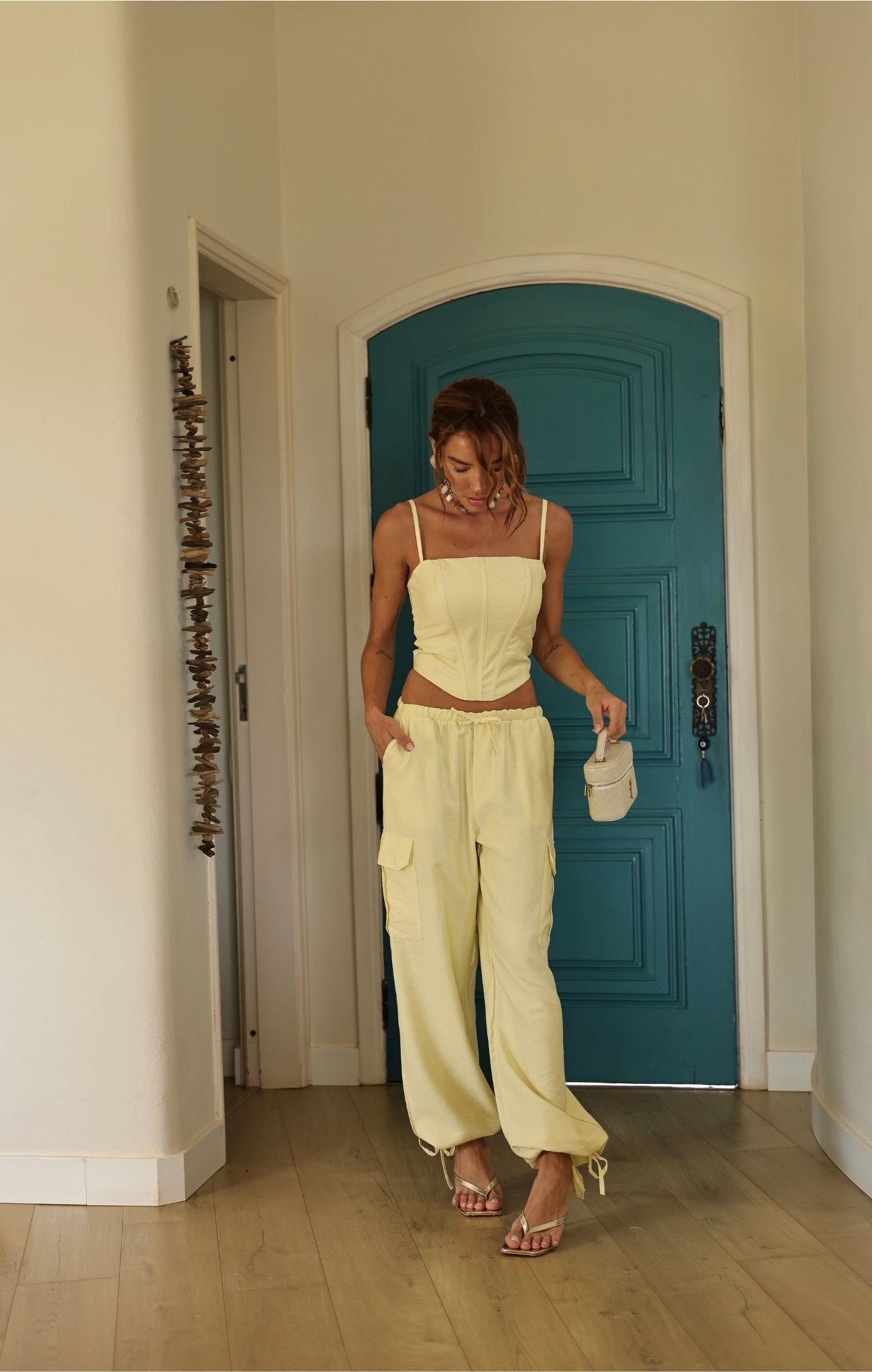 Amarelo