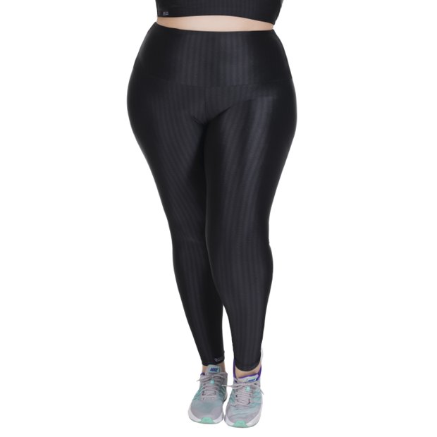 calca-legging-fitness-plus-size-preto-frente-modelo
