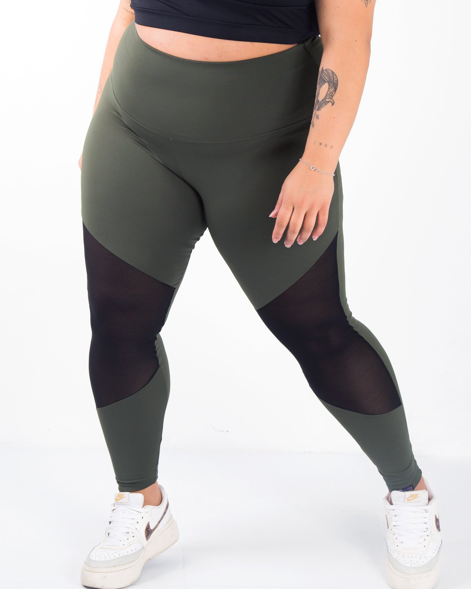 Calça Legging Lívia Fitness Plus Size em Suplex Com Transparência