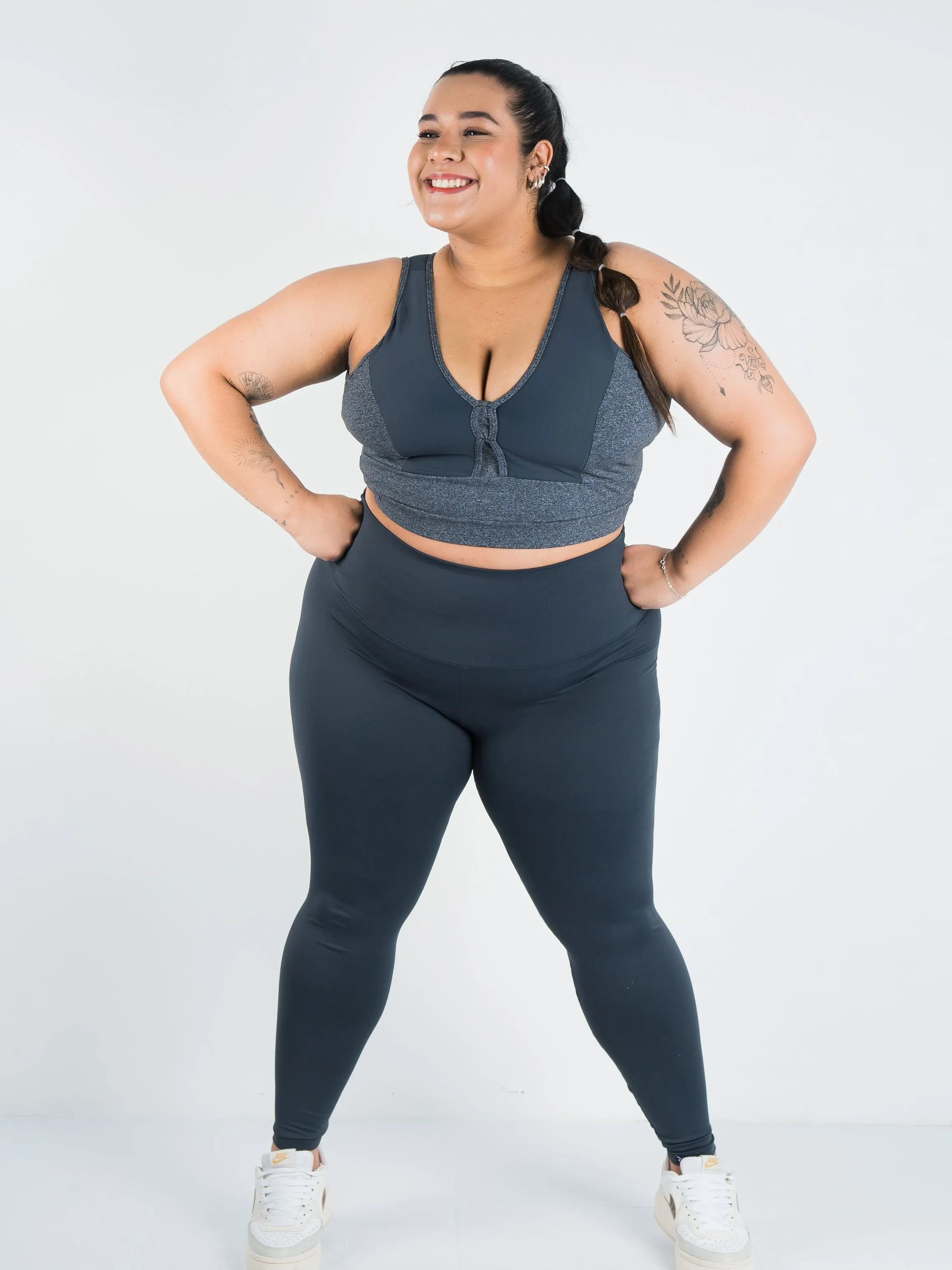 Calça Legging Fitness Plus Size em Suplex Fuligem | Recriar