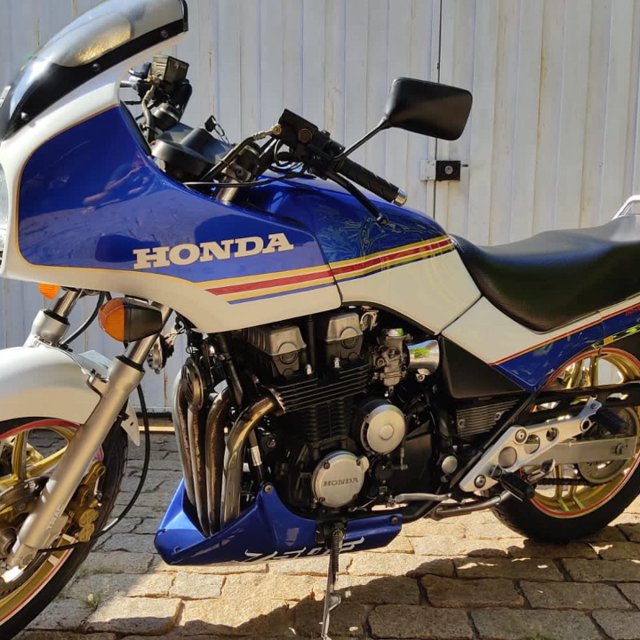 Honda CBX 750 F (Rothmans)  Classificado Vintage riders