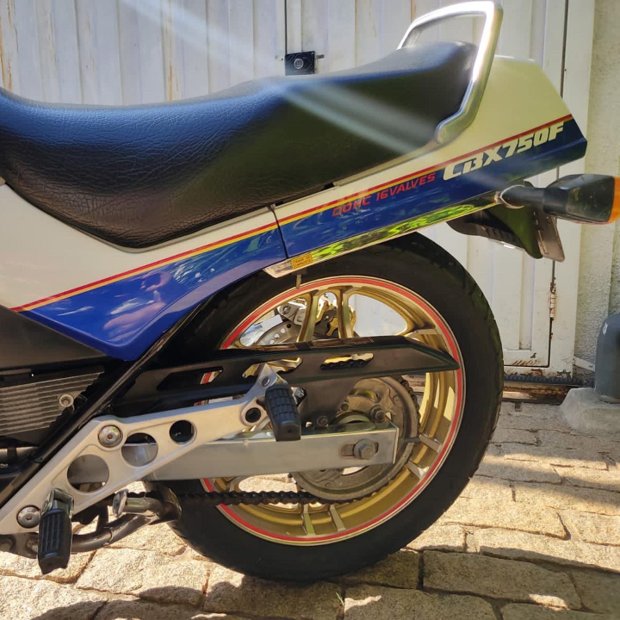 Honda CBX 750 F (Rothmans)  Classificado Vintage riders