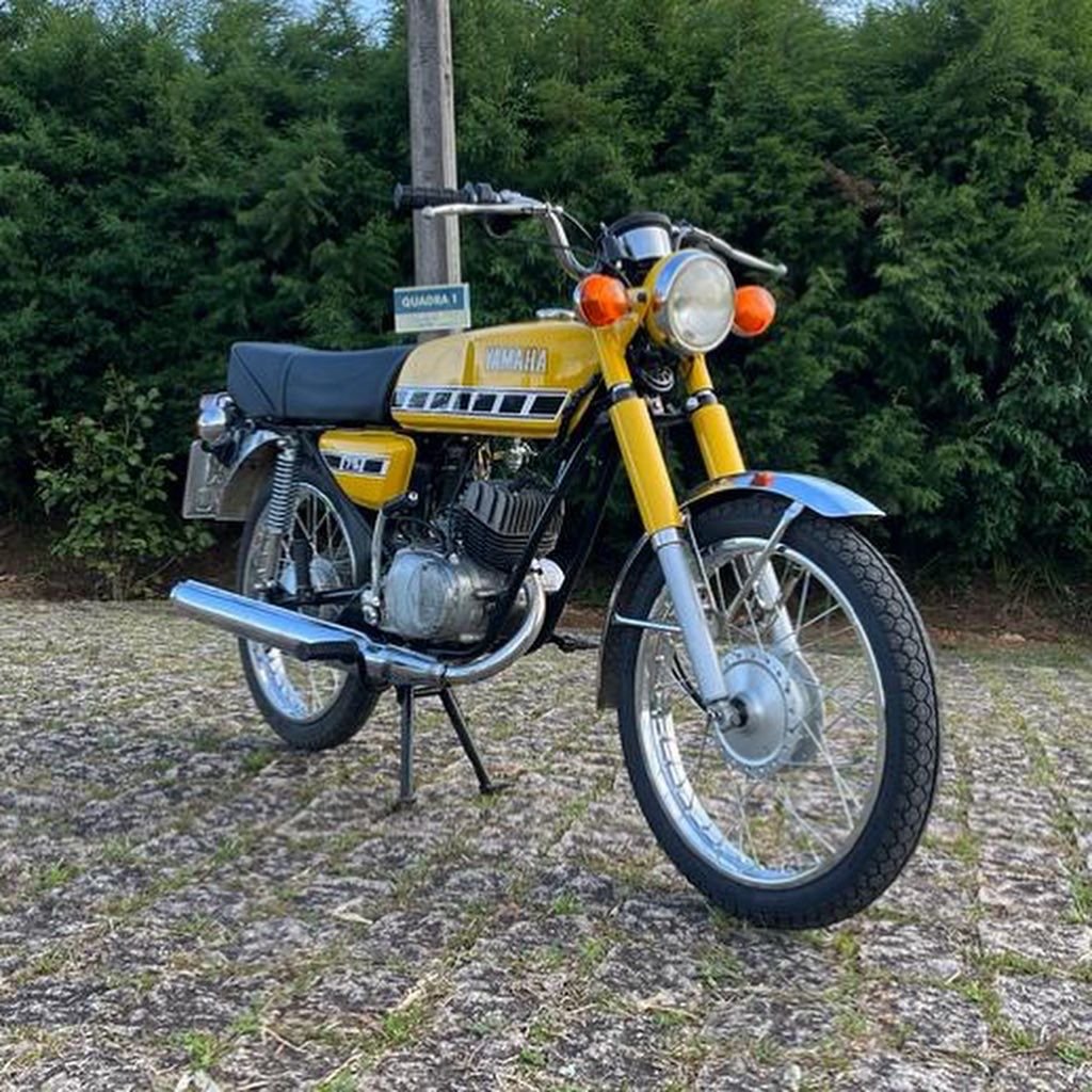 Yamaha RD 75 cc Classificado Vintage riders
