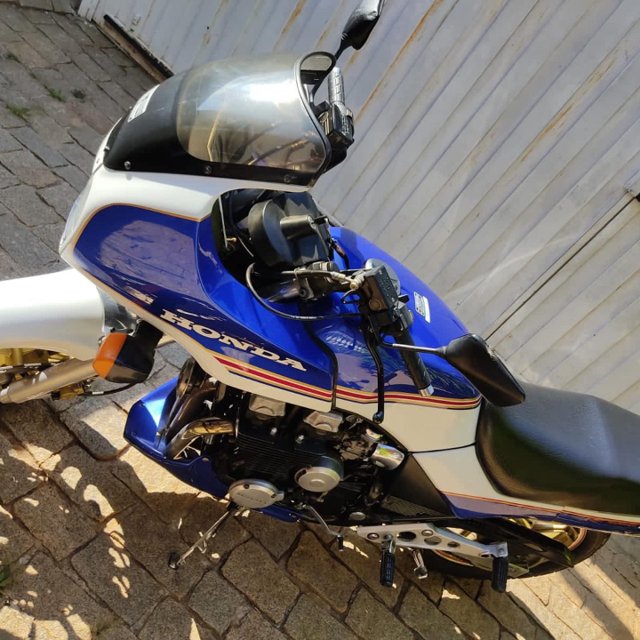 Honda CBX 750 F (Rothmans)  Classificado Vintage riders