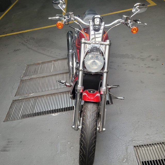 Harley Davidson V-Rod VRSCR | Classificado Vintage riders