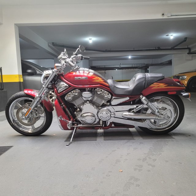 Harley Davidson V-Rod VRSCR | Classificado Vintage riders