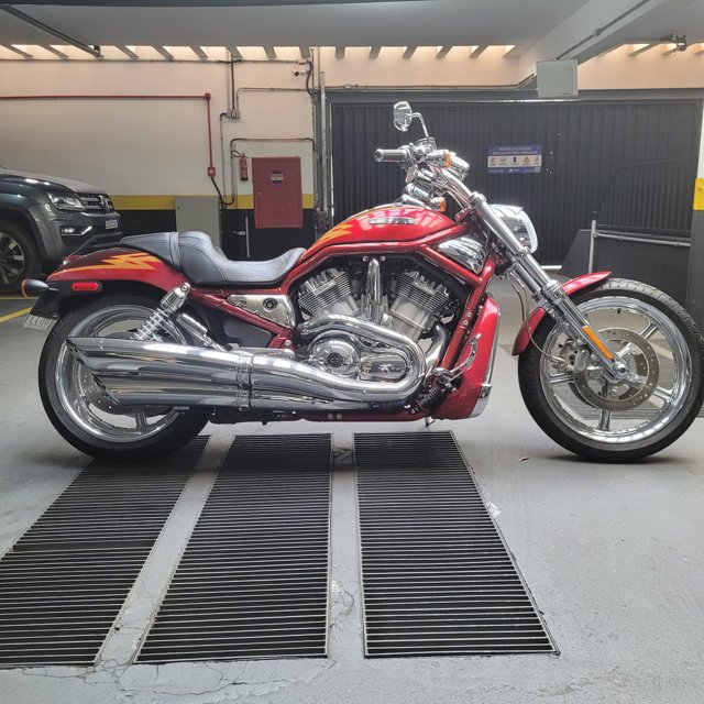 Harley Davidson V-Rod VRSCR | Classificado Vintage riders