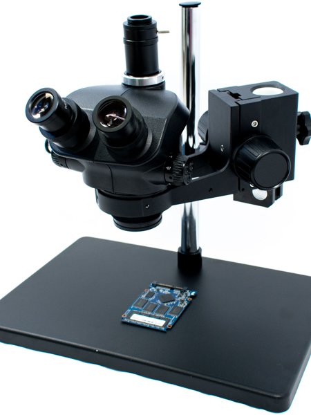 microscopio-trinocular-base-grande-preto-0