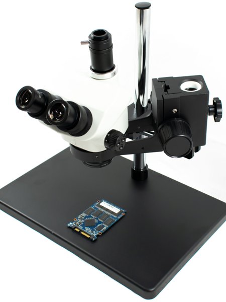microscopio-trinocular-preto-branco-1