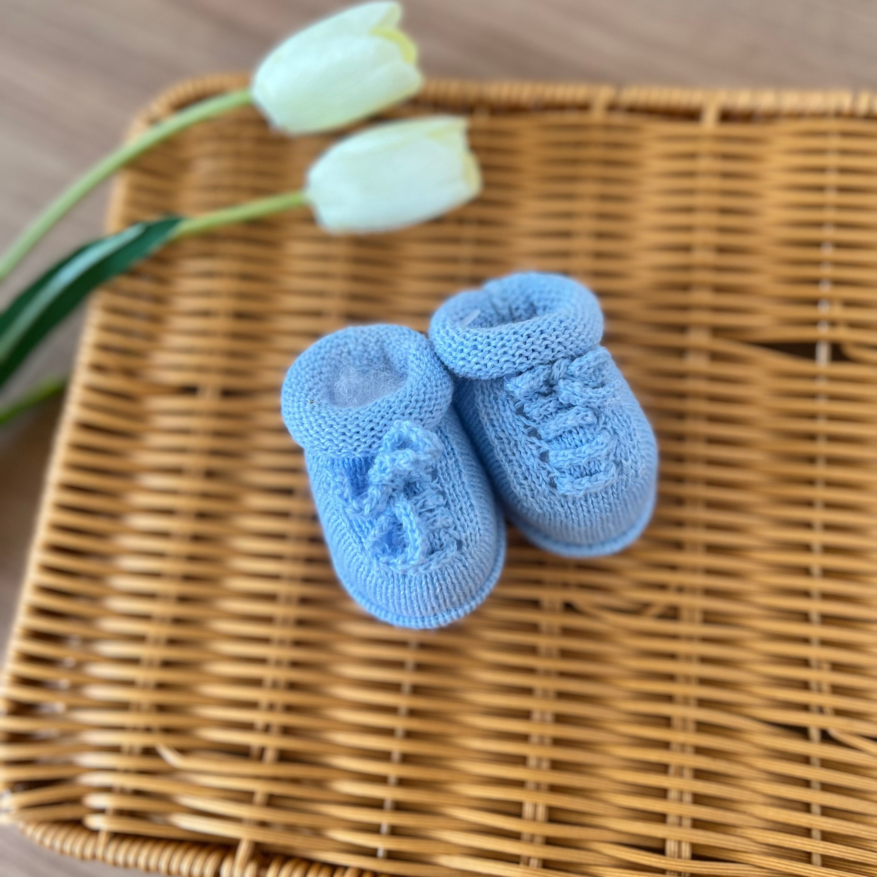 Sapatinho azul bebê