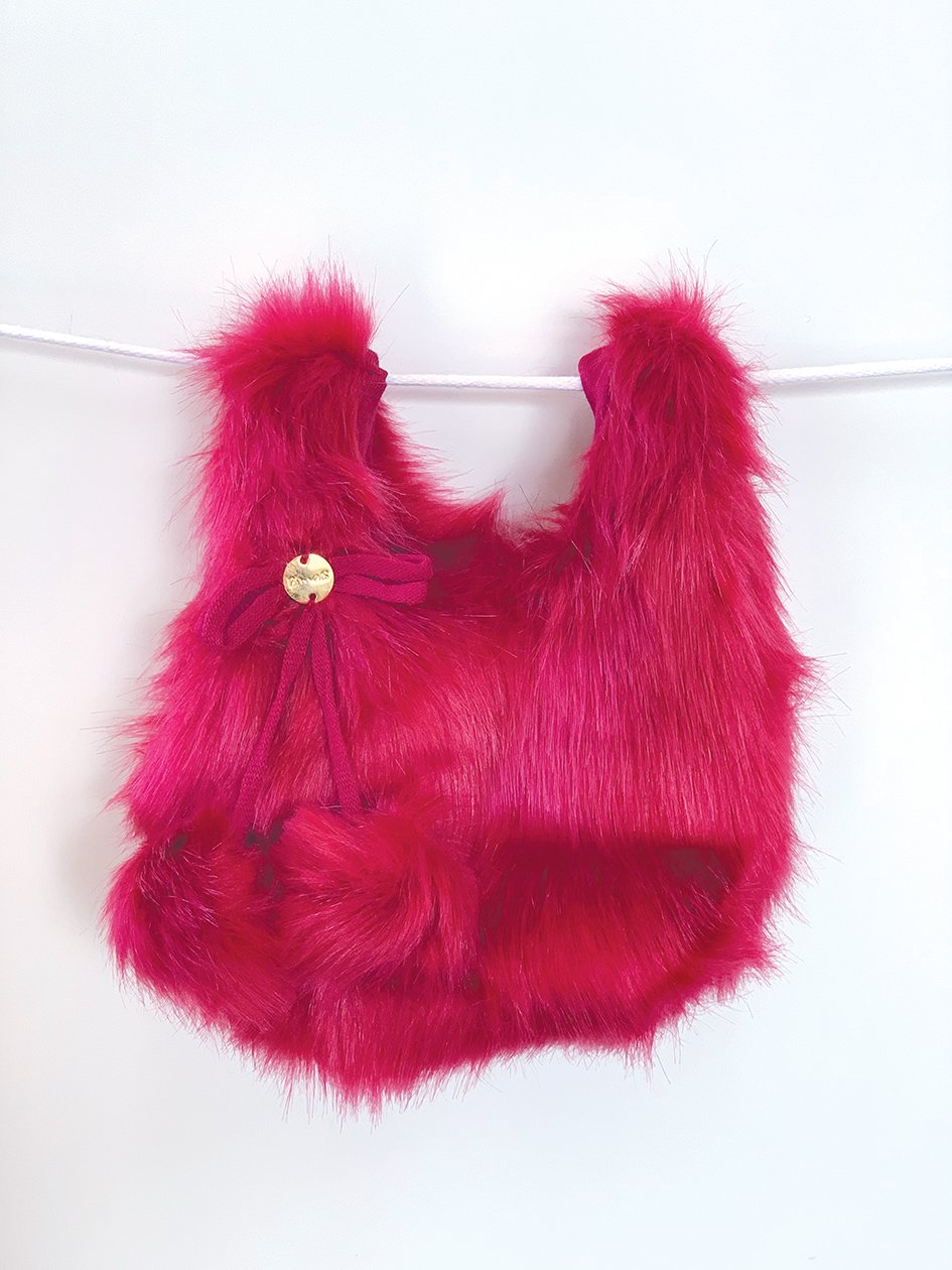 red fur bolsa