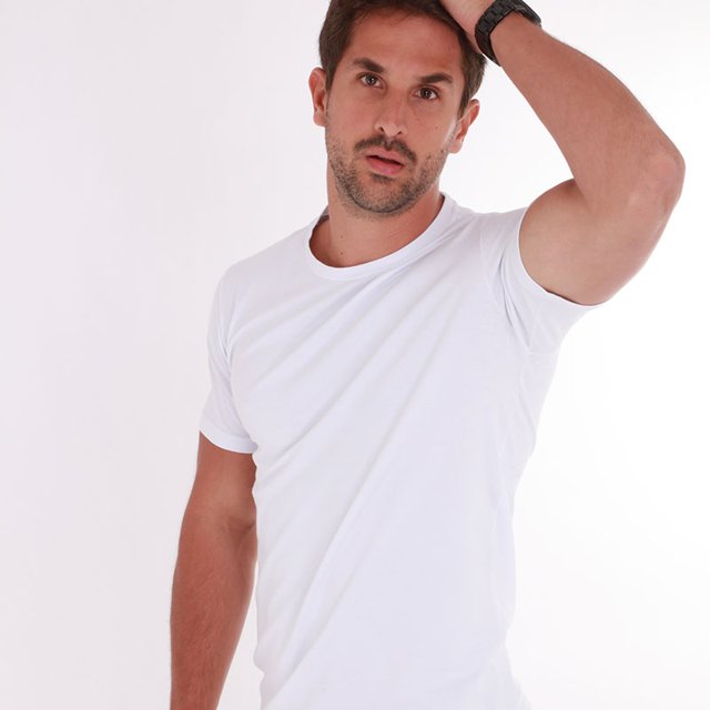 camiseta basica algodao com elastano