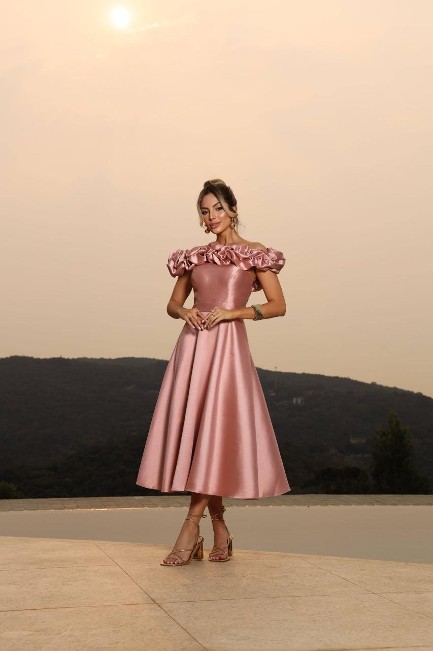 Vestido midi cetim prada ombro a ombro flor Dália Midi Festo Fashion