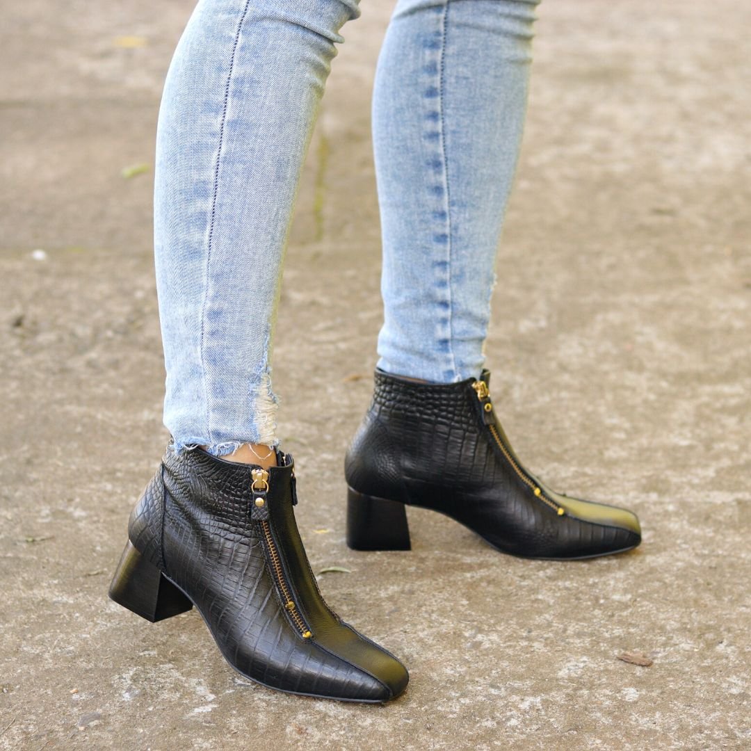 Bota Bico Quadrado Zíper Frontal Dina Mirtz | Melania Benett
